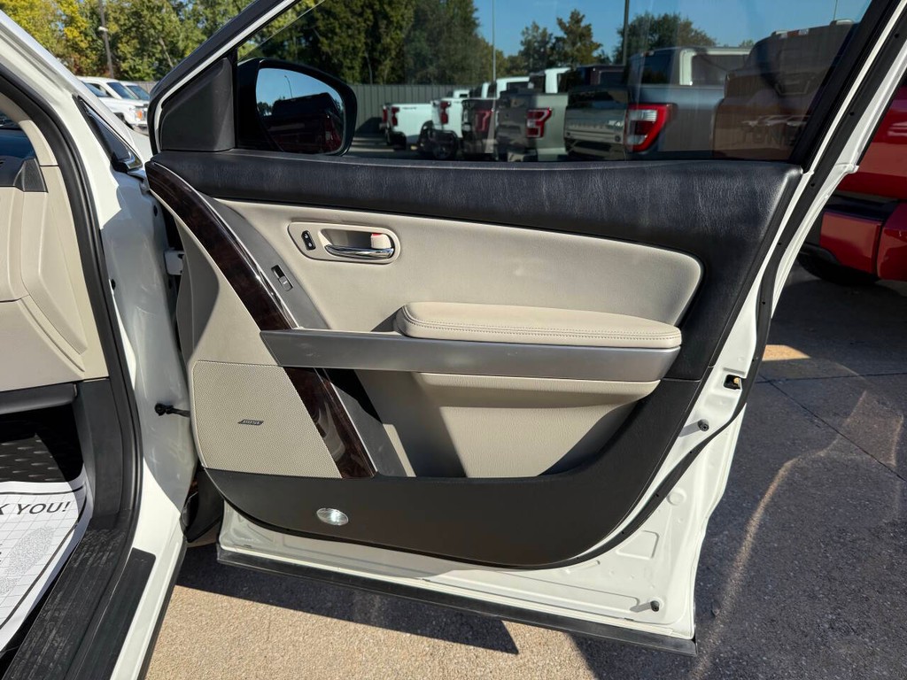 Mazda CX-9 Vehicle Full-screen Gallery Image 11