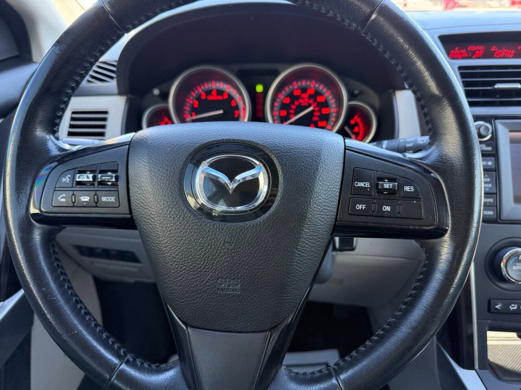 Mazda CX-9 Vehicle Full-screen Gallery Image 25