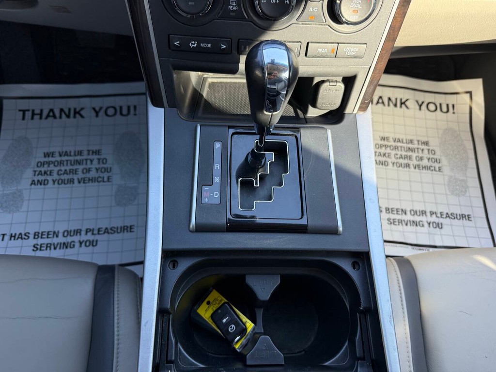 Mazda CX-9 Vehicle Full-screen Gallery Image 31