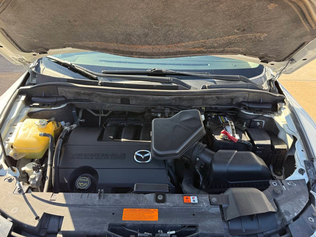 Mazda CX-9 Vehicle Full-screen Gallery Image 36