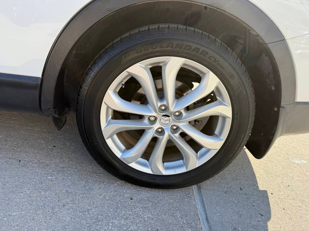 Mazda CX-9 Vehicle Full-screen Gallery Image 37