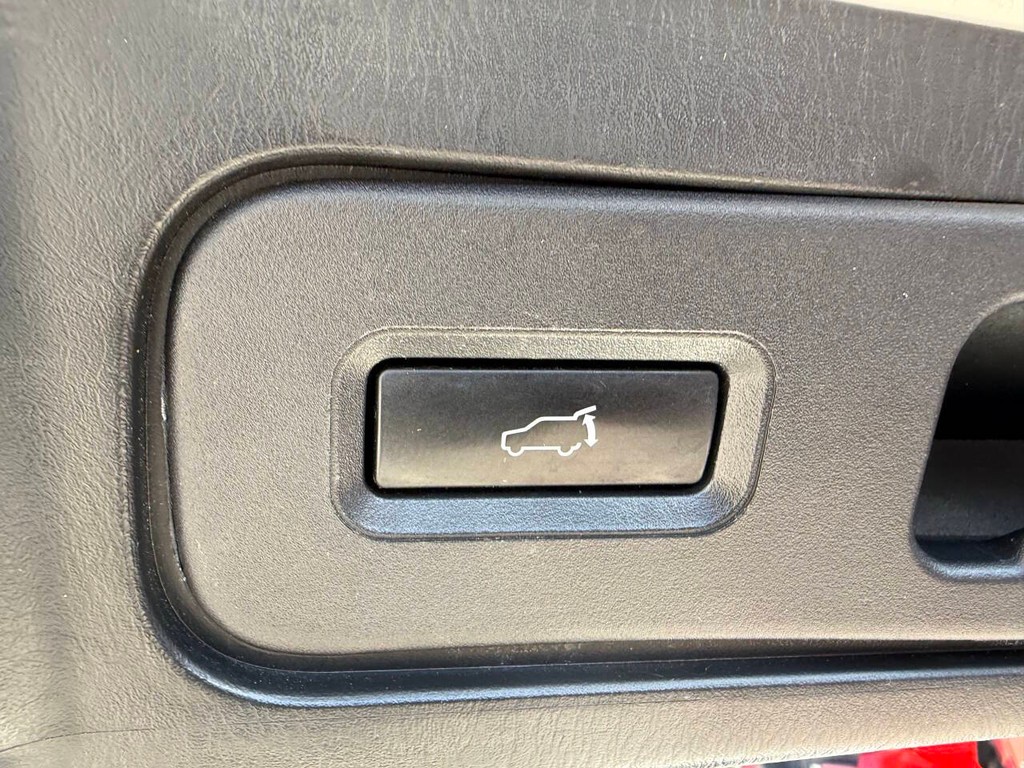 Mazda CX-9 Vehicle Full-screen Gallery Image 39