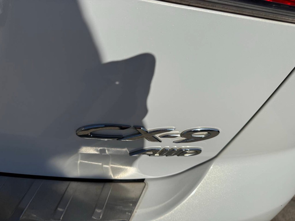 Mazda CX-9 Vehicle Full-screen Gallery Image 41