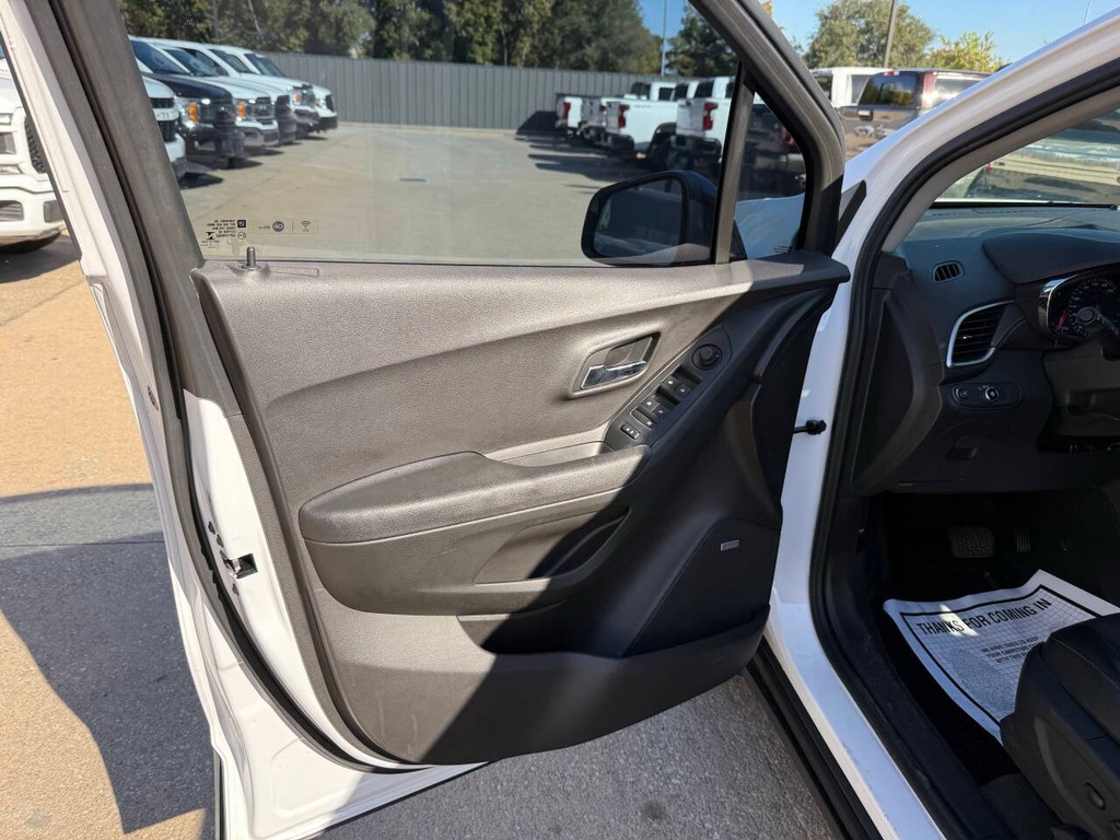 Chevrolet Trax Vehicle Full-screen Gallery Image 09