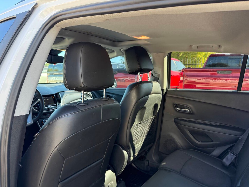 Chevrolet Trax Vehicle Full-screen Gallery Image 12