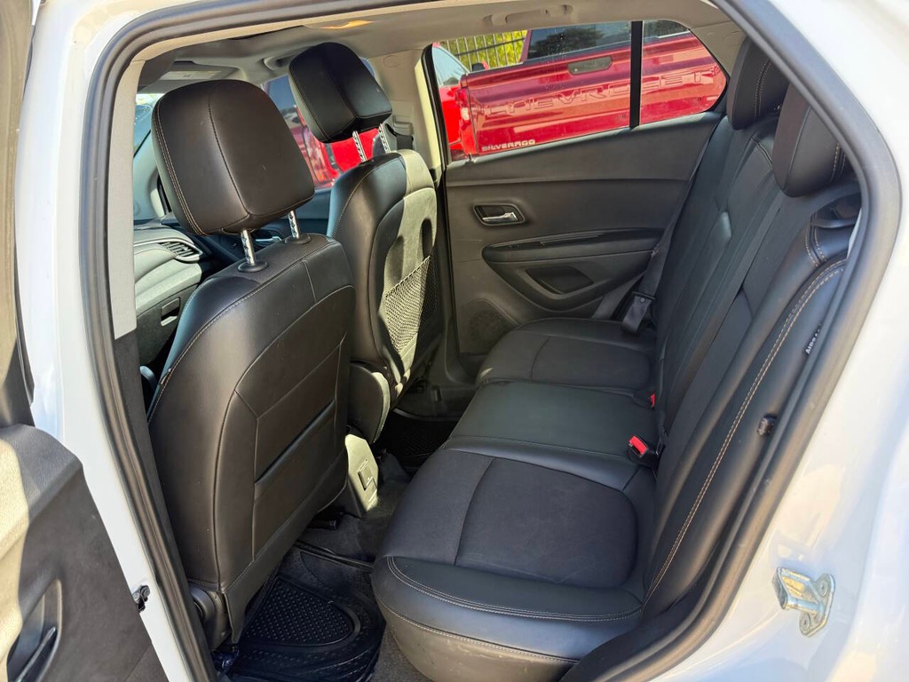 Chevrolet Trax Vehicle Full-screen Gallery Image 13