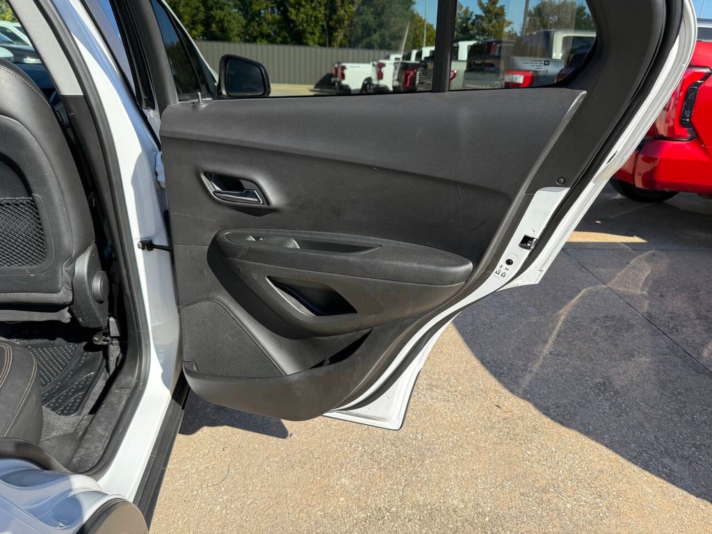 Chevrolet Trax Vehicle Full-screen Gallery Image 16