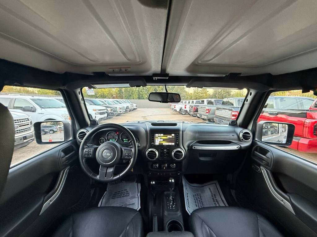 Jeep Wrangler Unlimited Vehicle Full-screen Gallery Image 18