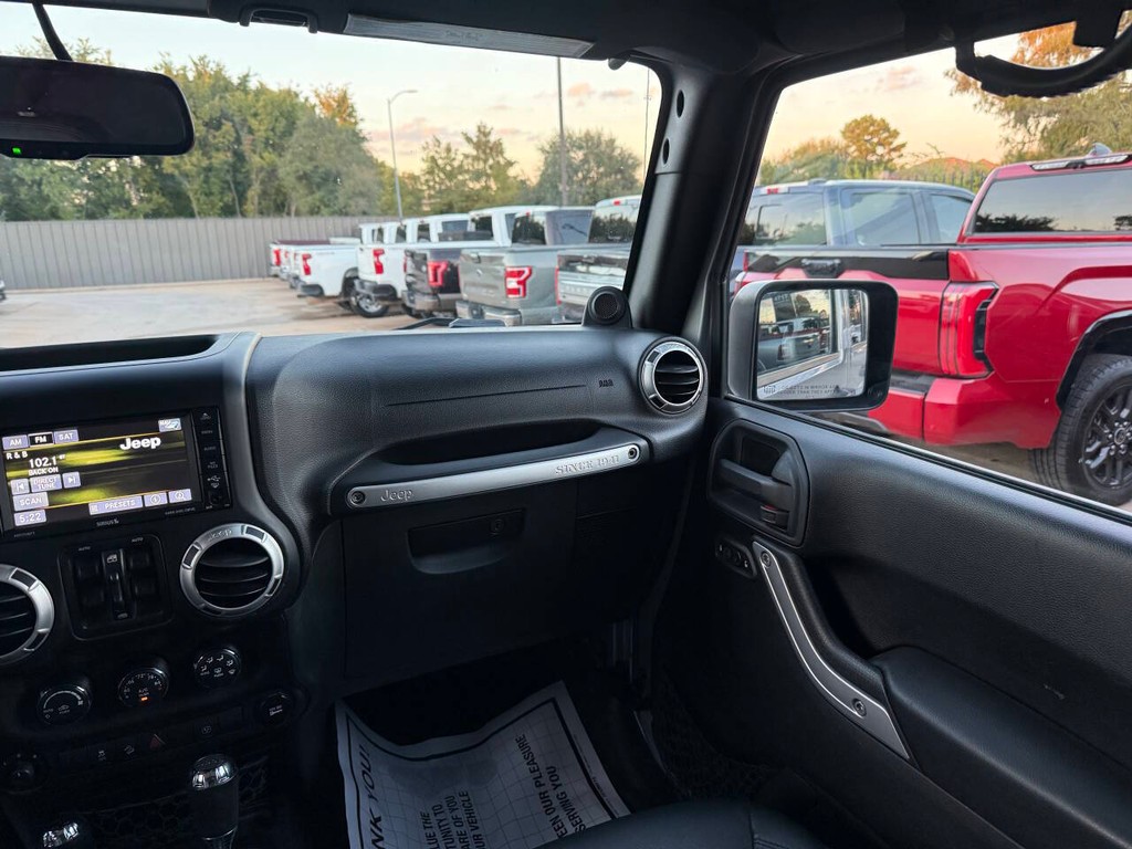 Jeep Wrangler Unlimited Vehicle Full-screen Gallery Image 20