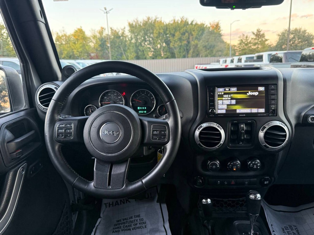 Jeep Wrangler Unlimited Vehicle Full-screen Gallery Image 21