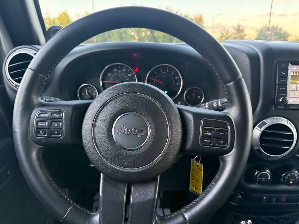 Jeep Wrangler Unlimited Vehicle Full-screen Gallery Image 23