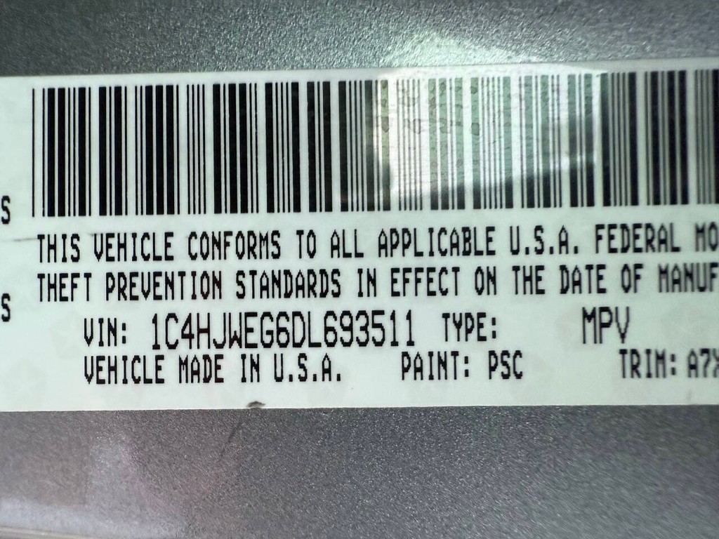 Jeep Wrangler Unlimited Vehicle Full-screen Gallery Image 35