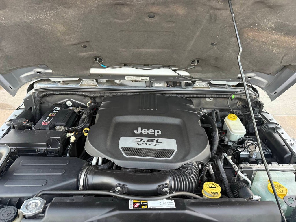 Jeep Wrangler Unlimited Vehicle Full-screen Gallery Image 36