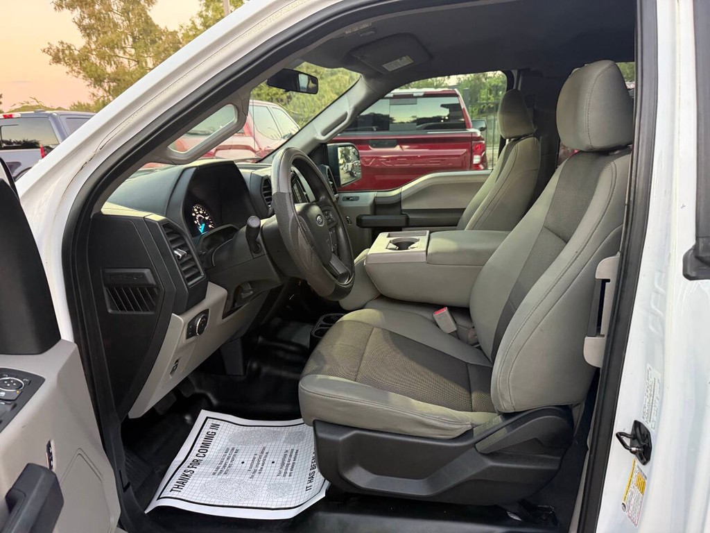 Ford F-150 Vehicle Full-screen Gallery Image 07