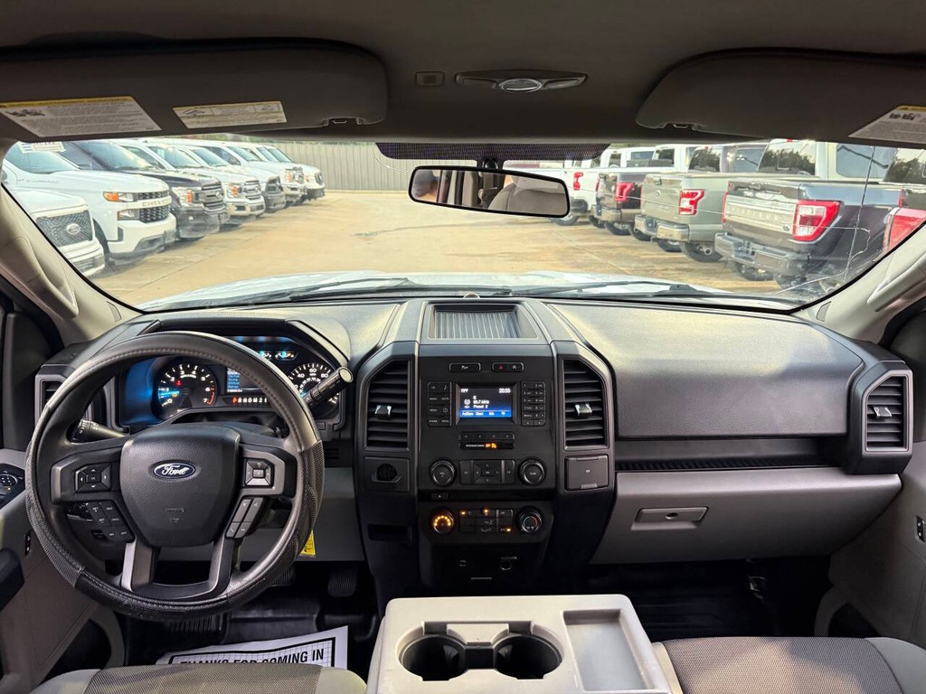 Ford F-150 Vehicle Full-screen Gallery Image 14