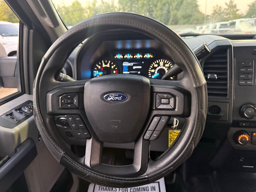 Ford F-150 Vehicle Full-screen Gallery Image 19