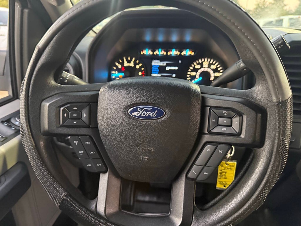 Ford F-150 Vehicle Full-screen Gallery Image 20