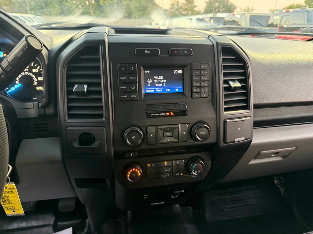 Ford F-150 Vehicle Full-screen Gallery Image 21