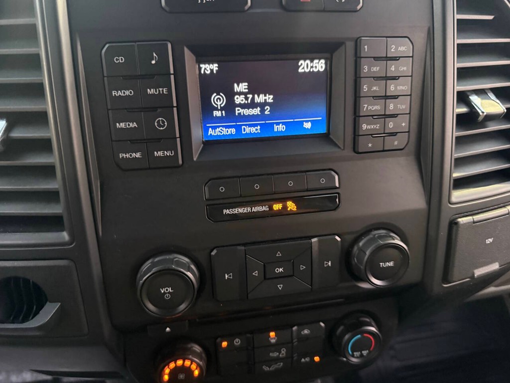 Ford F-150 Vehicle Full-screen Gallery Image 23