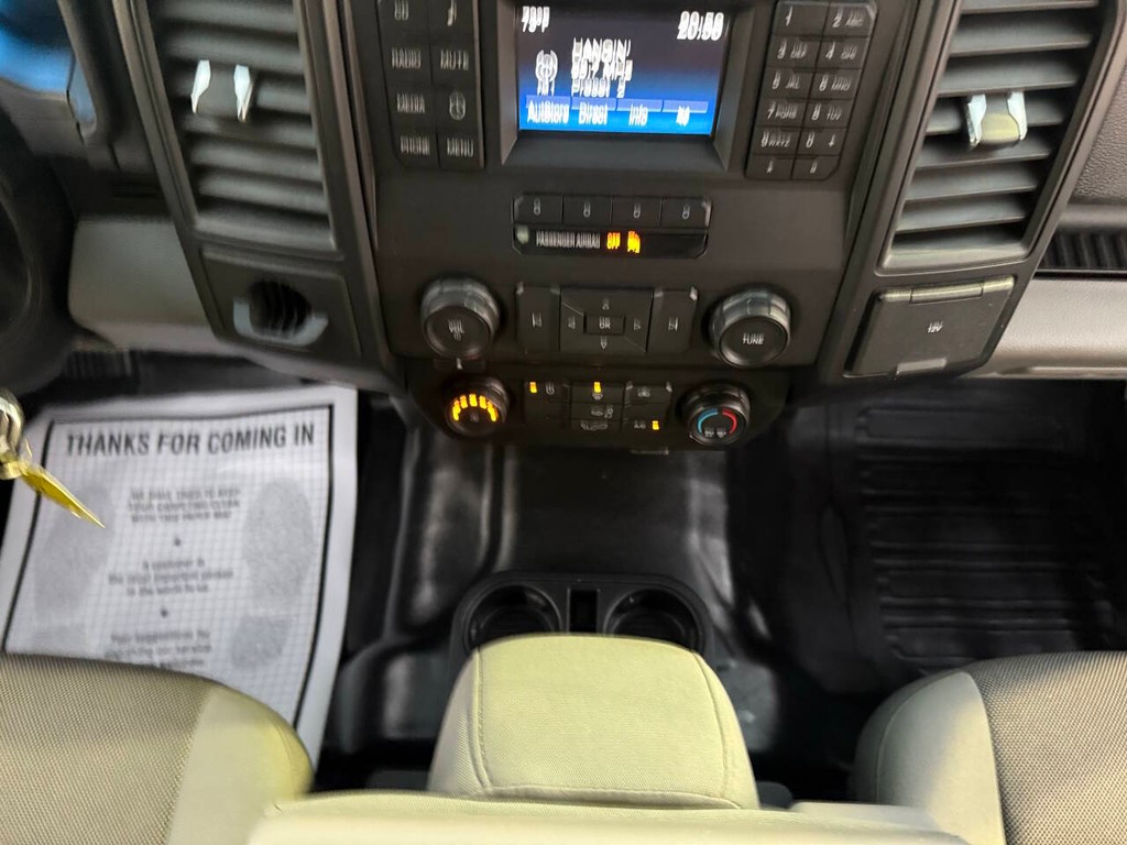 Ford F-150 Vehicle Full-screen Gallery Image 25