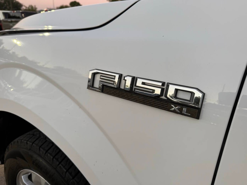 Ford F-150 Vehicle Full-screen Gallery Image 32