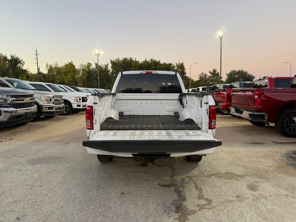 Ford F-150 Vehicle Full-screen Gallery Image 34