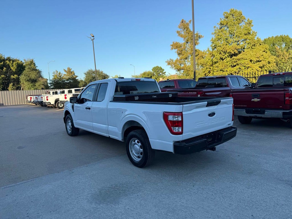 Ford F-150 Vehicle Full-screen Gallery Image 04