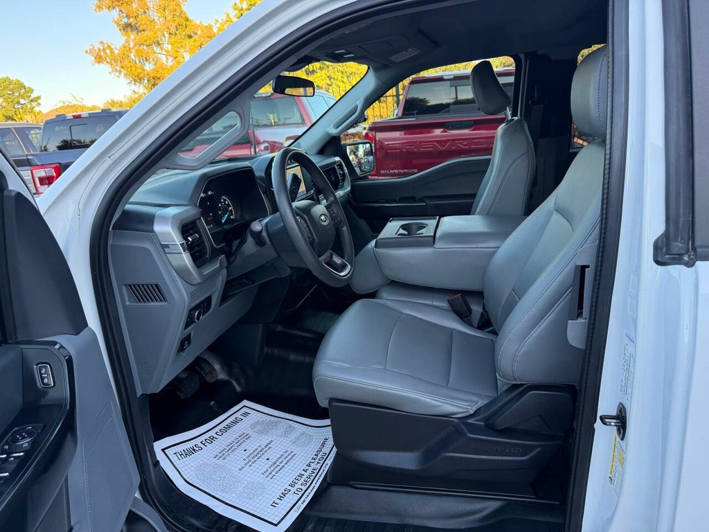 Ford F-150 Vehicle Full-screen Gallery Image 07