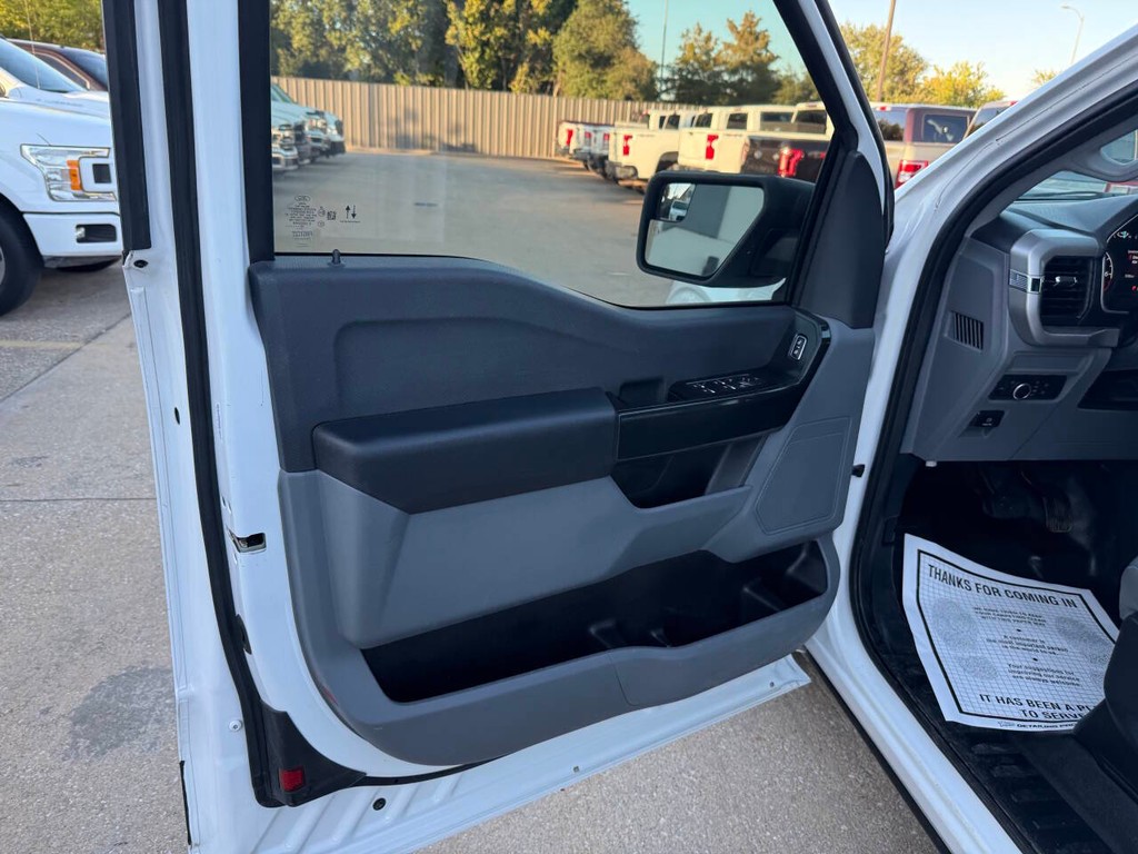 Ford F-150 Vehicle Full-screen Gallery Image 08