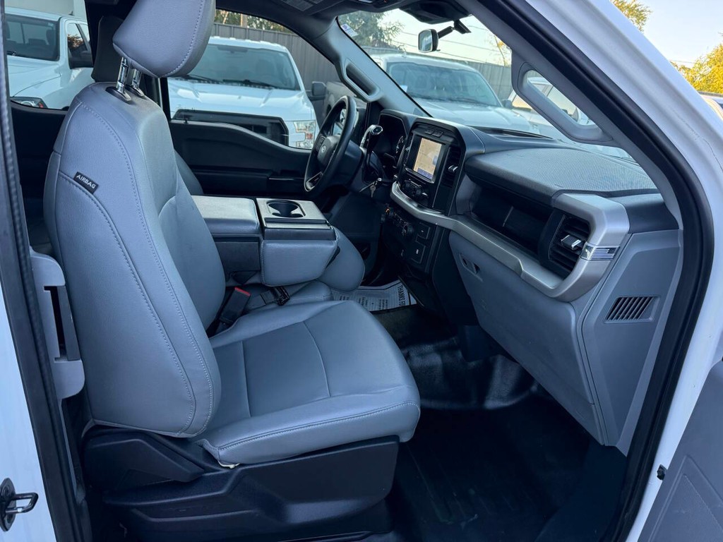 Ford F-150 Vehicle Full-screen Gallery Image 10