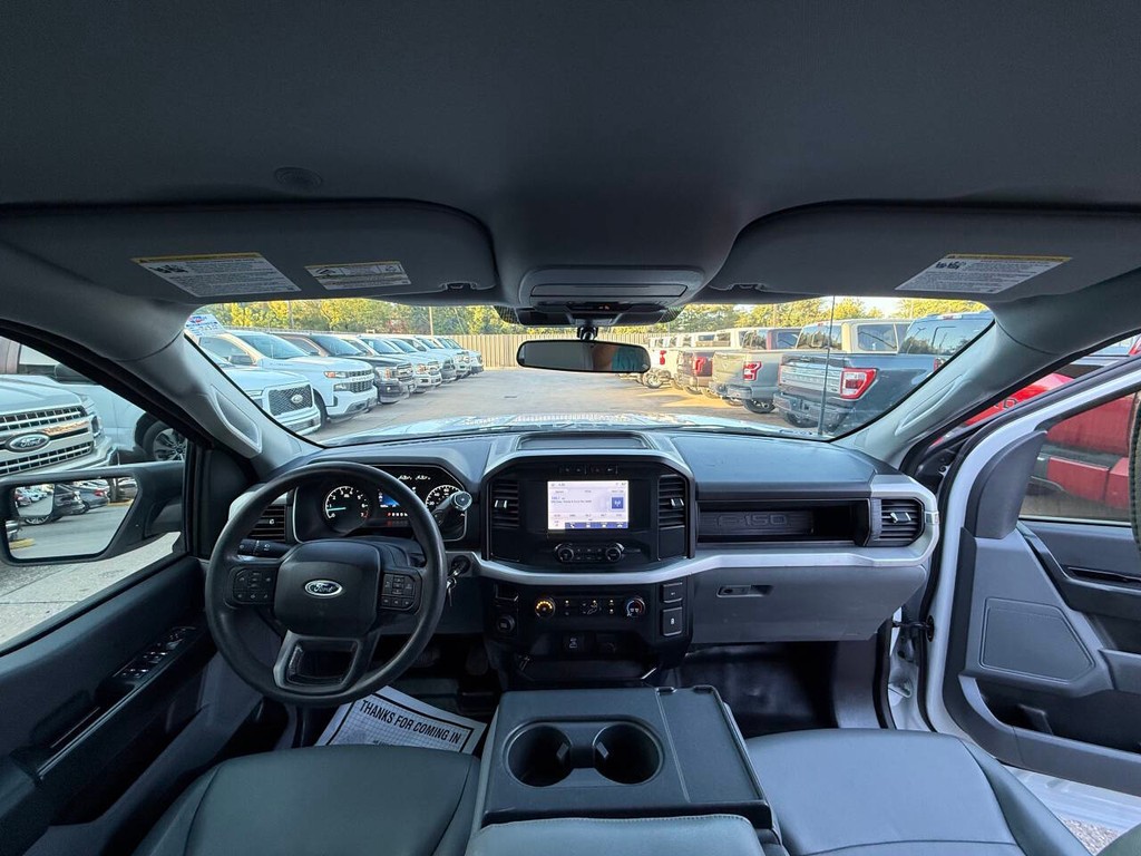 Ford F-150 Vehicle Full-screen Gallery Image 17