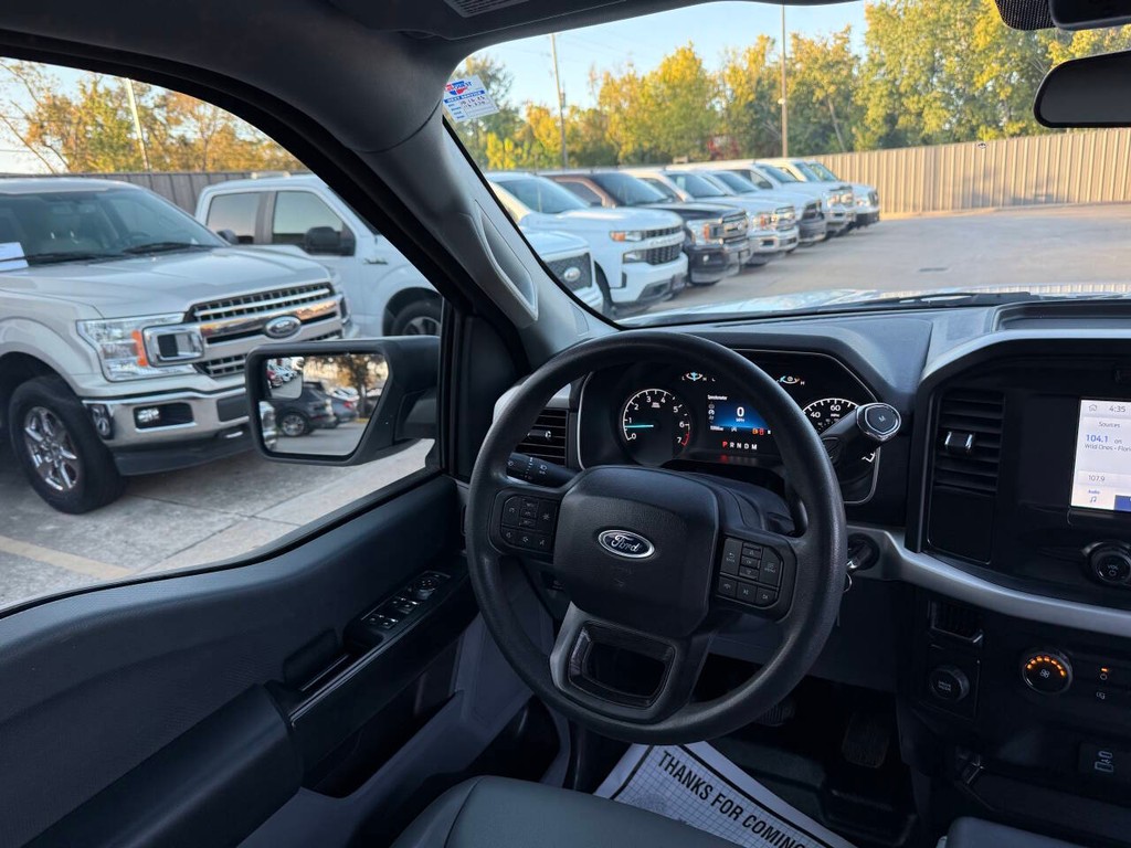 Ford F-150 Vehicle Full-screen Gallery Image 18