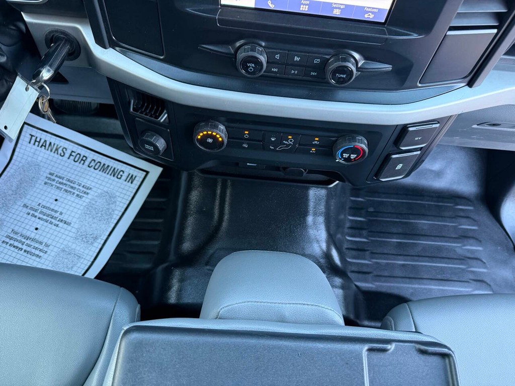 Ford F-150 Vehicle Full-screen Gallery Image 27