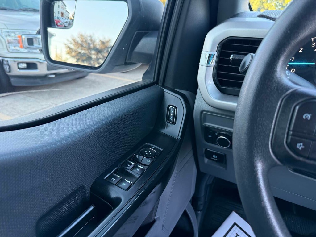 Ford F-150 Vehicle Full-screen Gallery Image 28