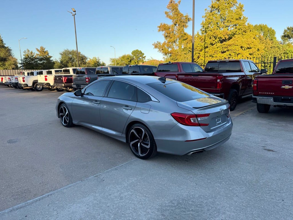 Honda Accord Sedan Vehicle Full-screen Gallery Image 04