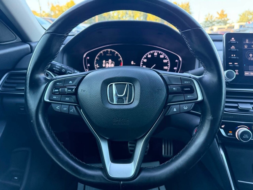 Honda Accord Sedan Vehicle Full-screen Gallery Image 23