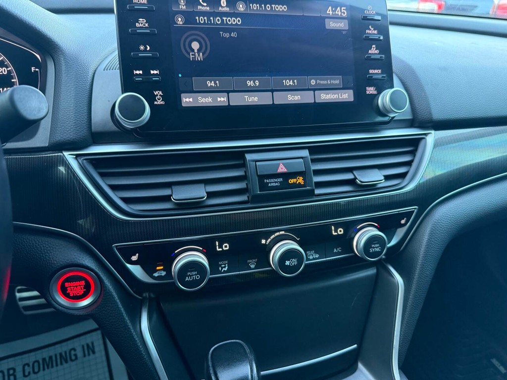 Honda Accord Sedan Vehicle Full-screen Gallery Image 27