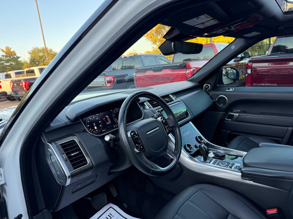 Land Rover Range Rover Sport Vehicle Full-screen Gallery Image 06