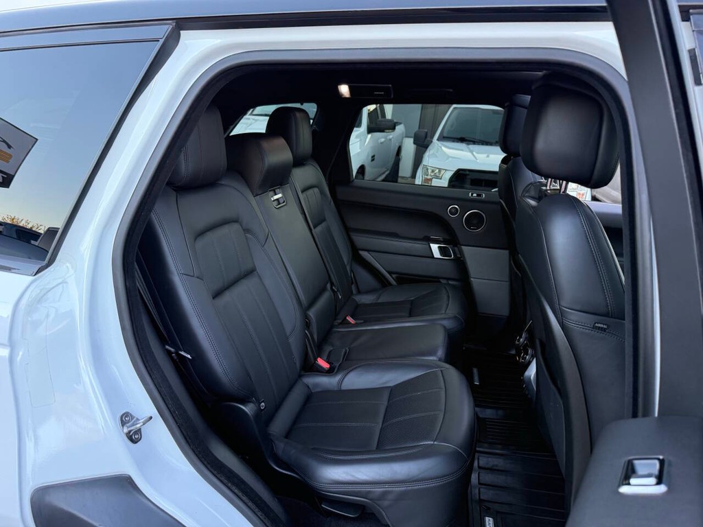 Land Rover Range Rover Sport Vehicle Full-screen Gallery Image 15