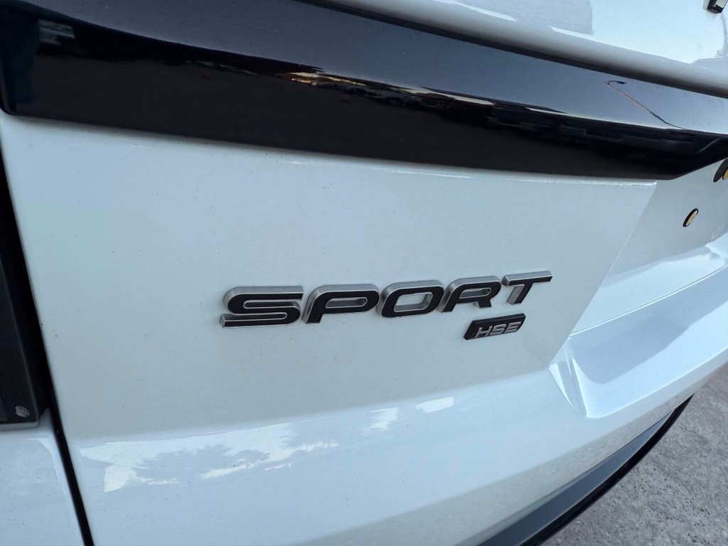 Land Rover Range Rover Sport Vehicle Full-screen Gallery Image 43