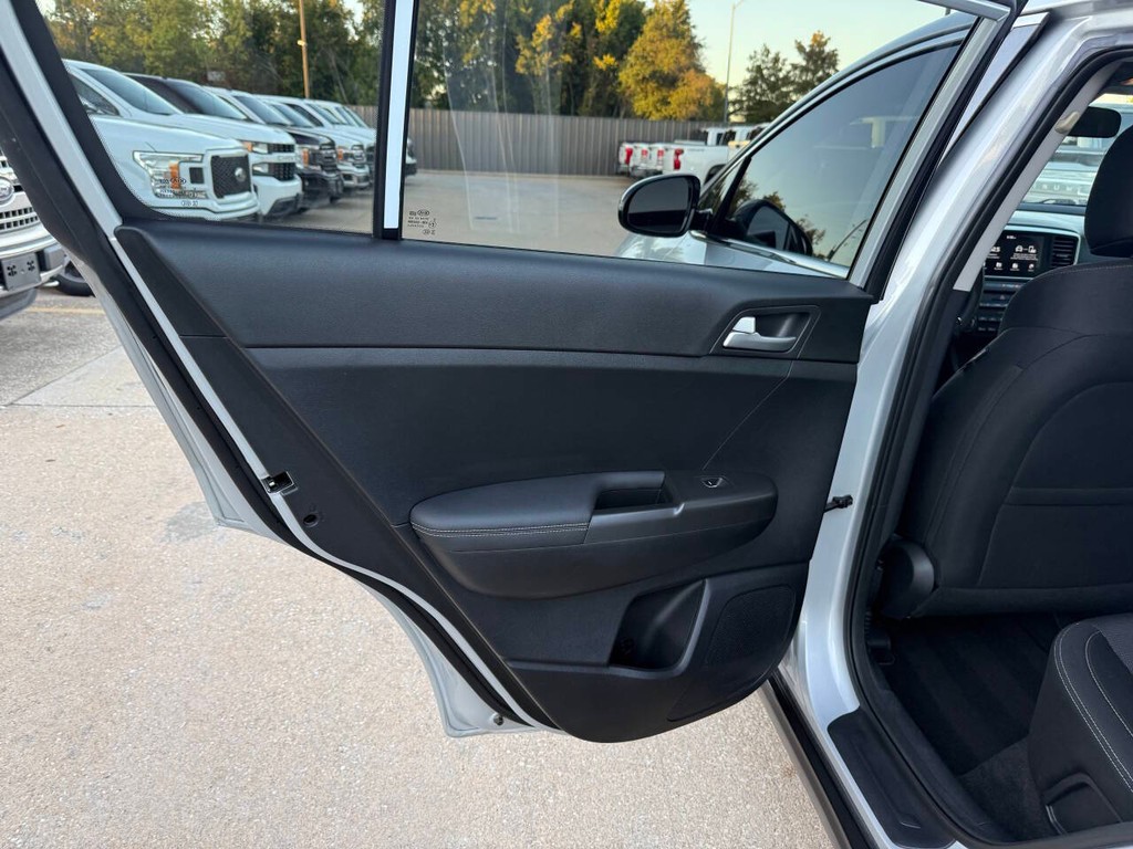 Kia Sportage Vehicle Full-screen Gallery Image 14