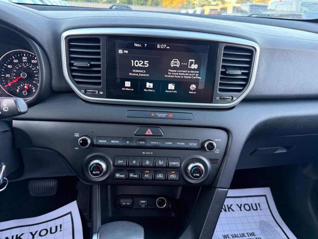 Kia Sportage Vehicle Full-screen Gallery Image 24