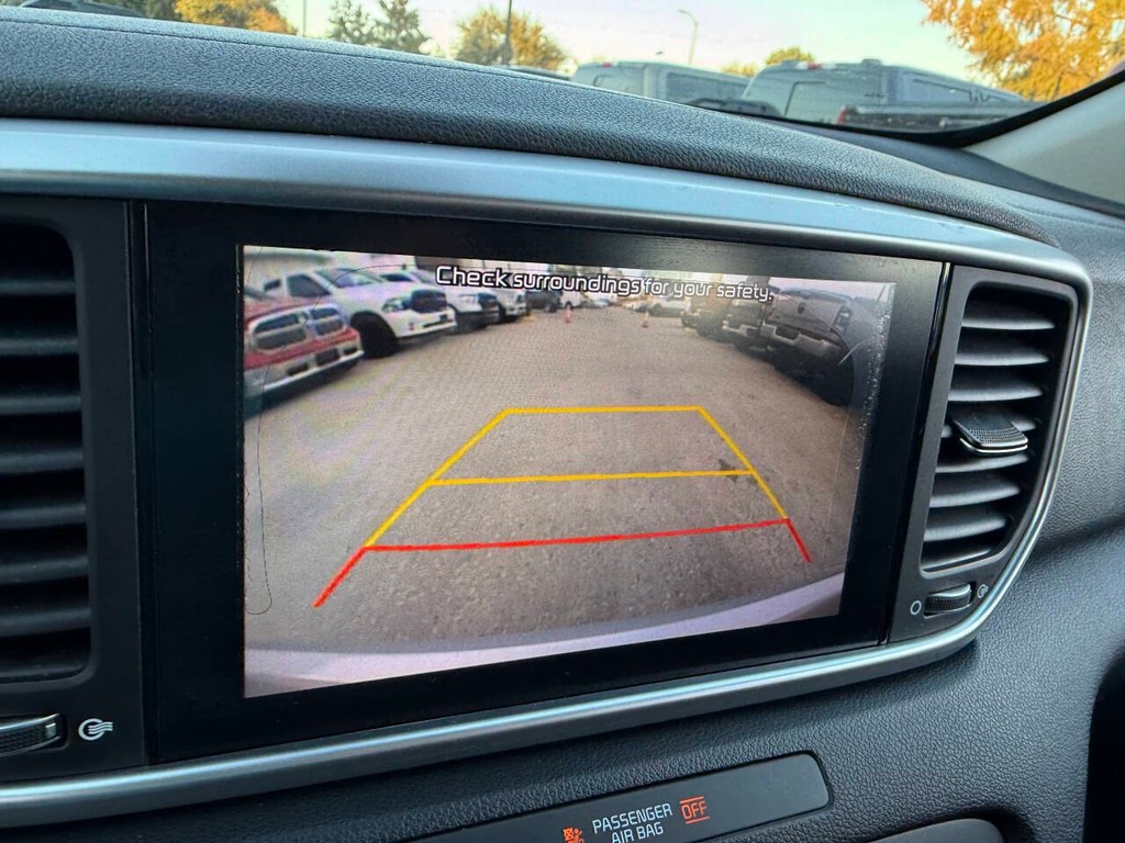 Kia Sportage Vehicle Full-screen Gallery Image 26