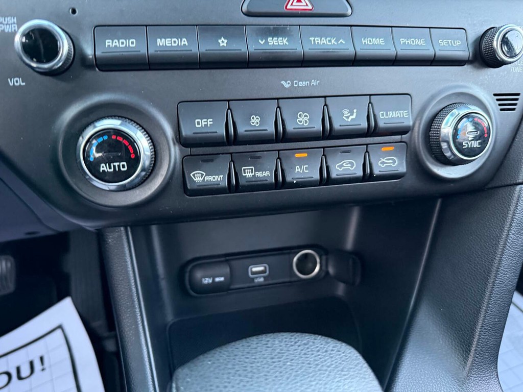 Kia Sportage Vehicle Full-screen Gallery Image 28