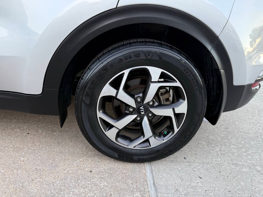 Kia Sportage Vehicle Full-screen Gallery Image 35