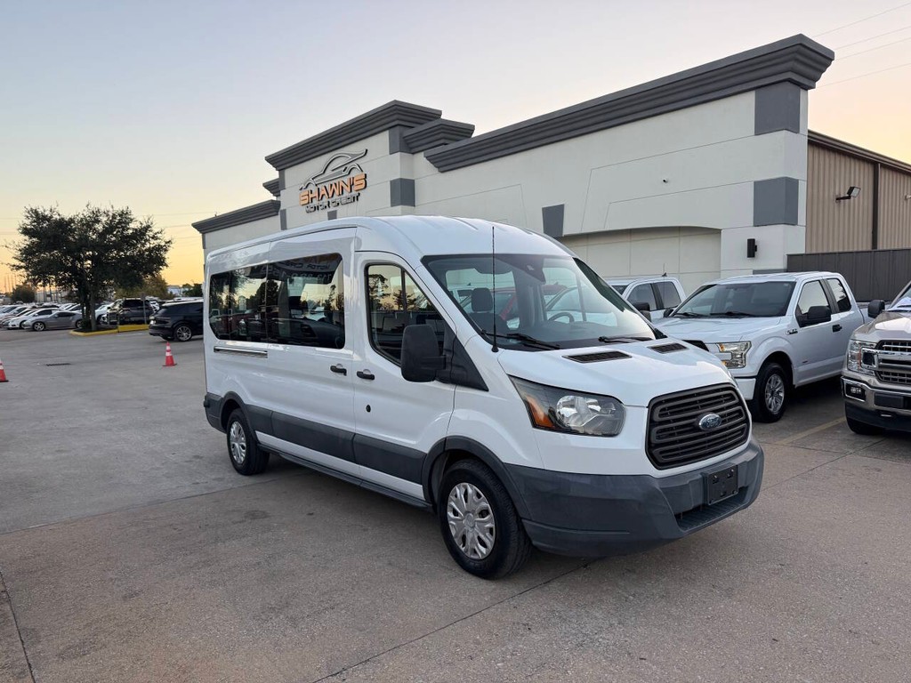 Ford Transit Wagon Vehicle Full-screen Gallery Image 02