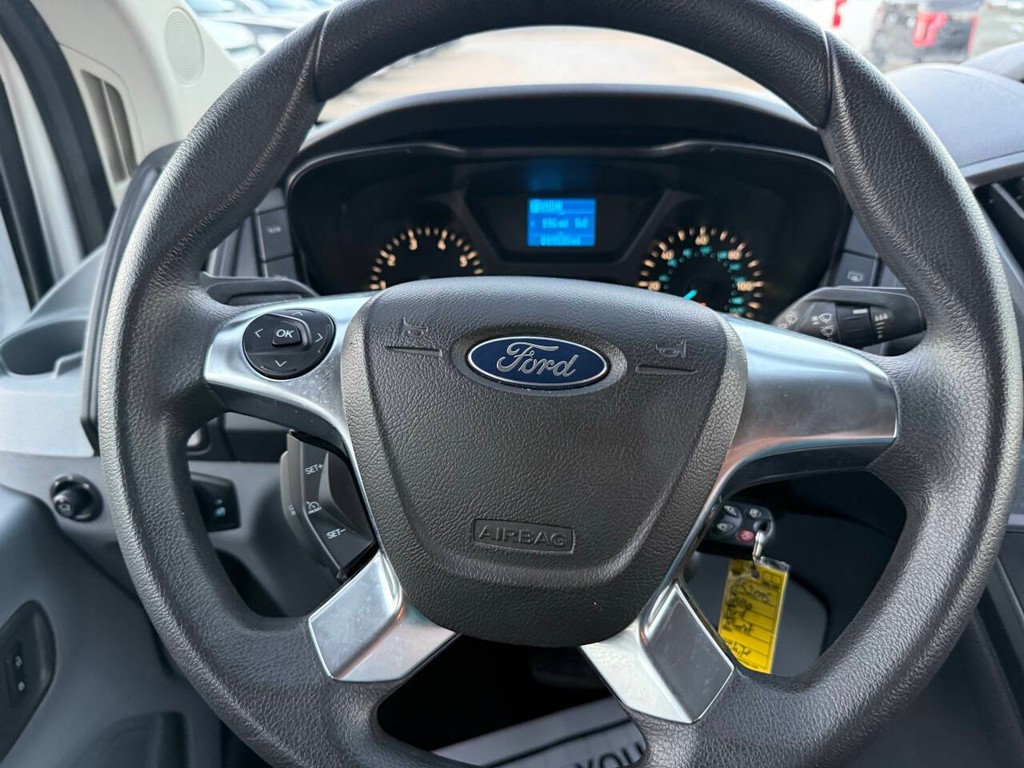 Ford Transit Wagon Vehicle Full-screen Gallery Image 18