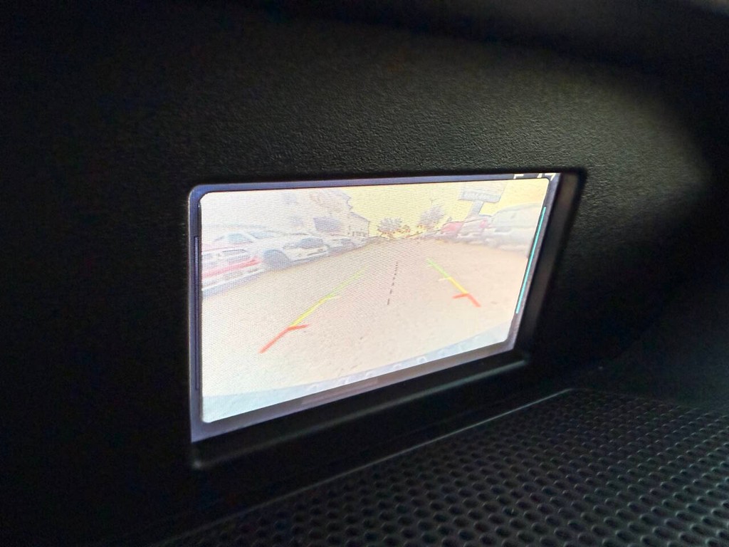 Ford Transit Wagon Vehicle Full-screen Gallery Image 21