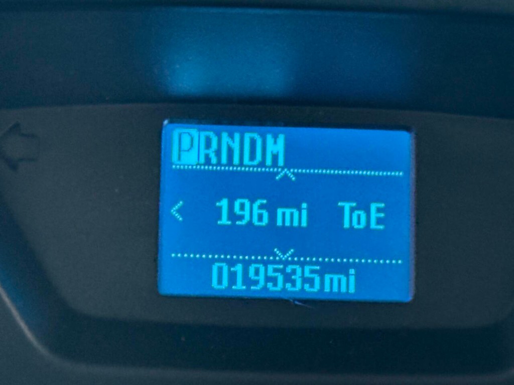 Ford Transit Wagon Vehicle Full-screen Gallery Image 33