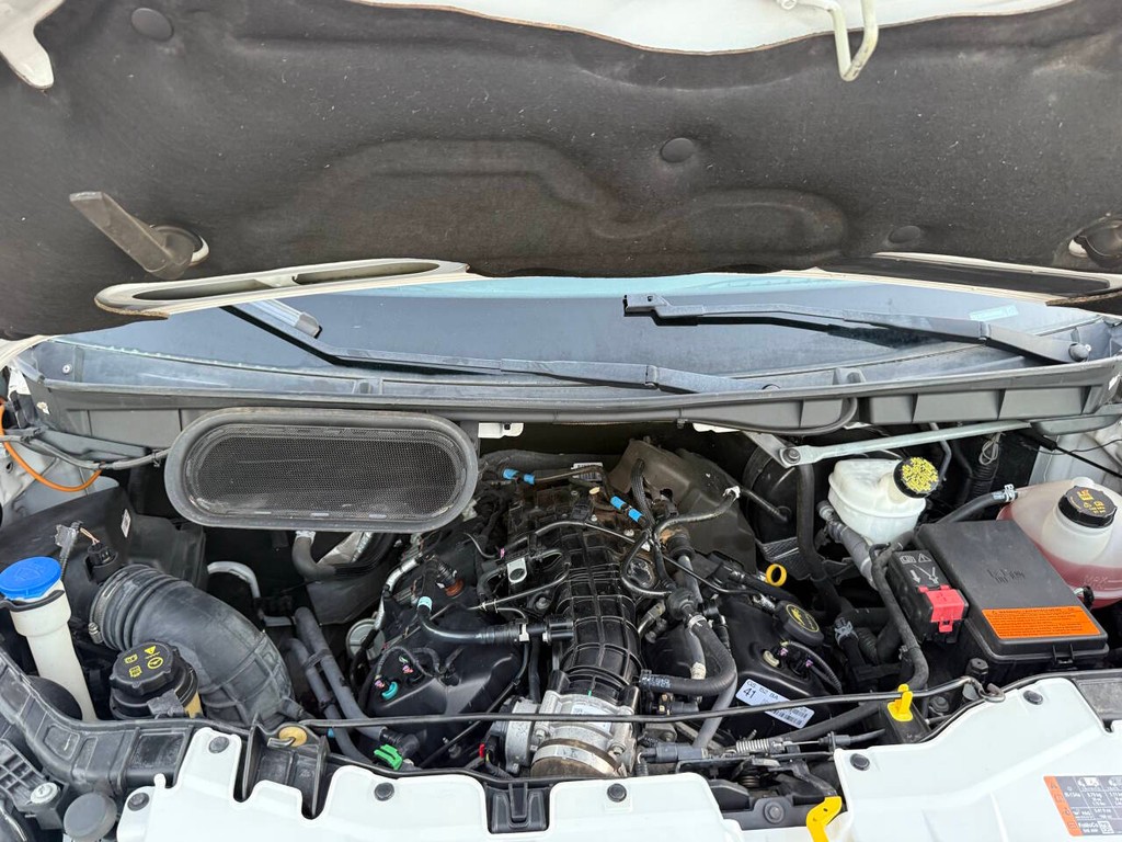 Ford Transit Wagon Vehicle Full-screen Gallery Image 34